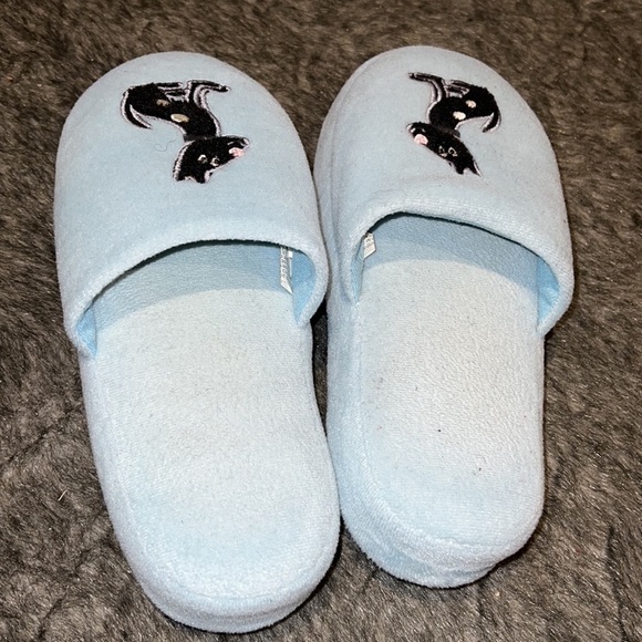 Fuzzy  Blue Black poppy HOUSE SLIPPERS NEW - Picture 3 of 8